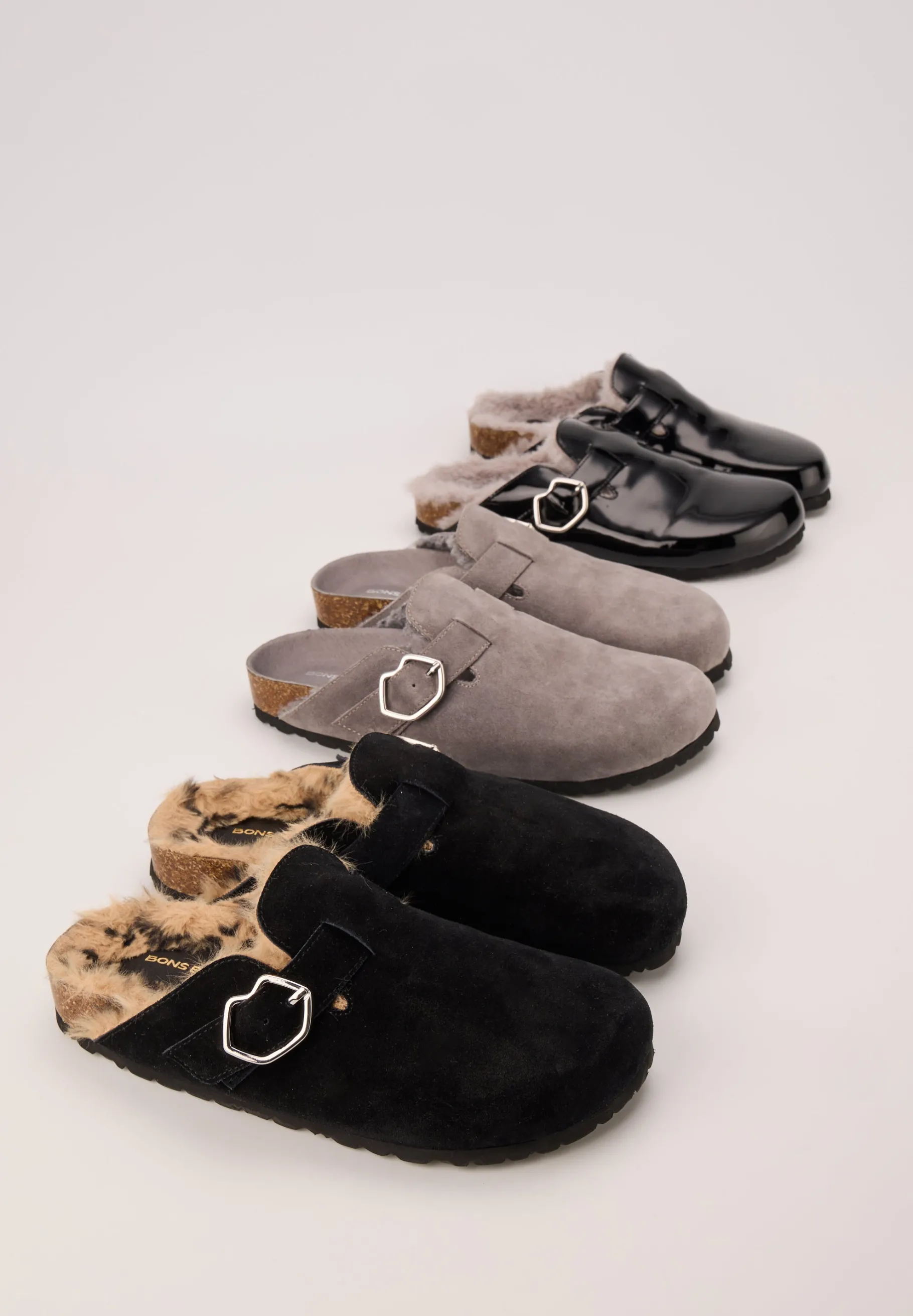 dakotacuir_suede_noir_2.webp Bons Baisers Toutes Les Chaussures | Mules D'Hiver*Dakota-